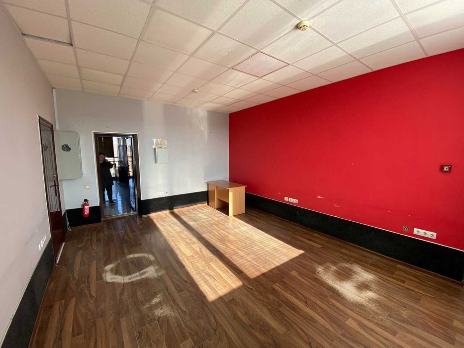 Центр Спаська офіс в бізнес-центрі 166 кв.м. ремонт ціна 165 тис.у.о.