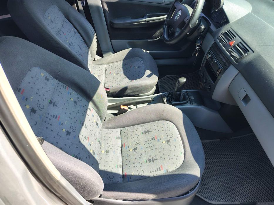 Skoda Fabia 1.4 в отличном состоянии , все работает !