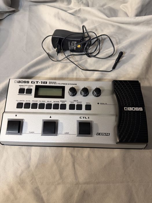 Boss GT-1B multiefekt do gitary basowej