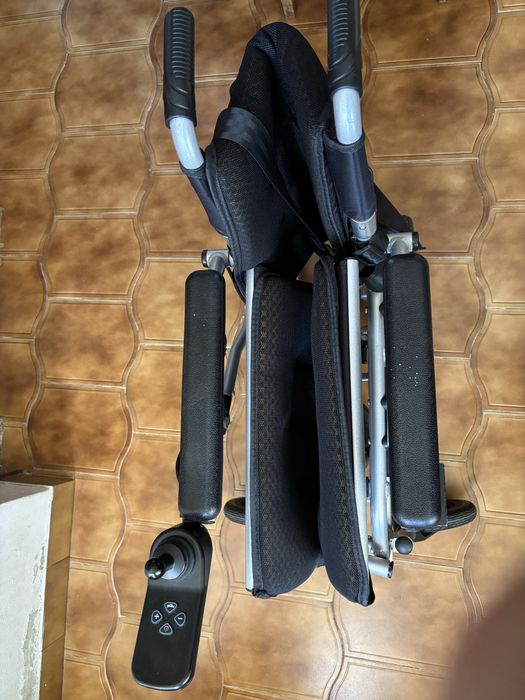 Cadeira de rodas eletrica