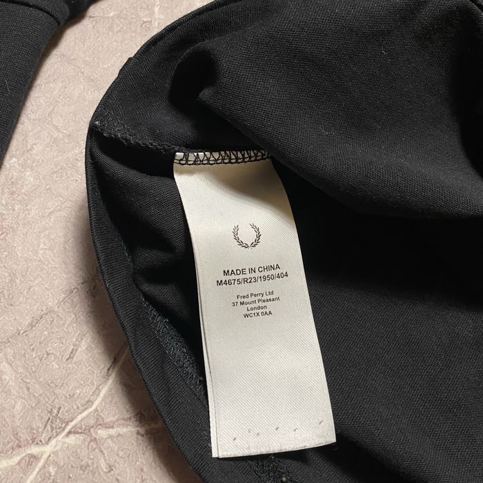лонгслів fred perry на лампасах