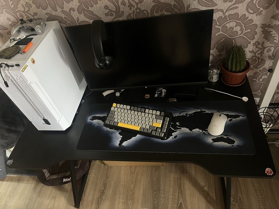 Стол компьютерный