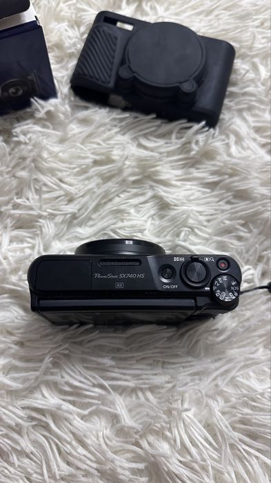 Продаю Canon SX740 HS