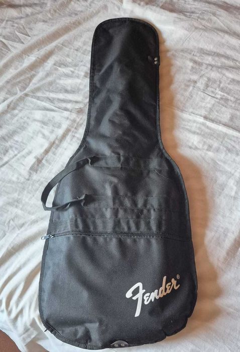 Pack Guitarra Elétrica Squier Stratocaster + Amp Fender Frontman 10G + Capa + Afinador