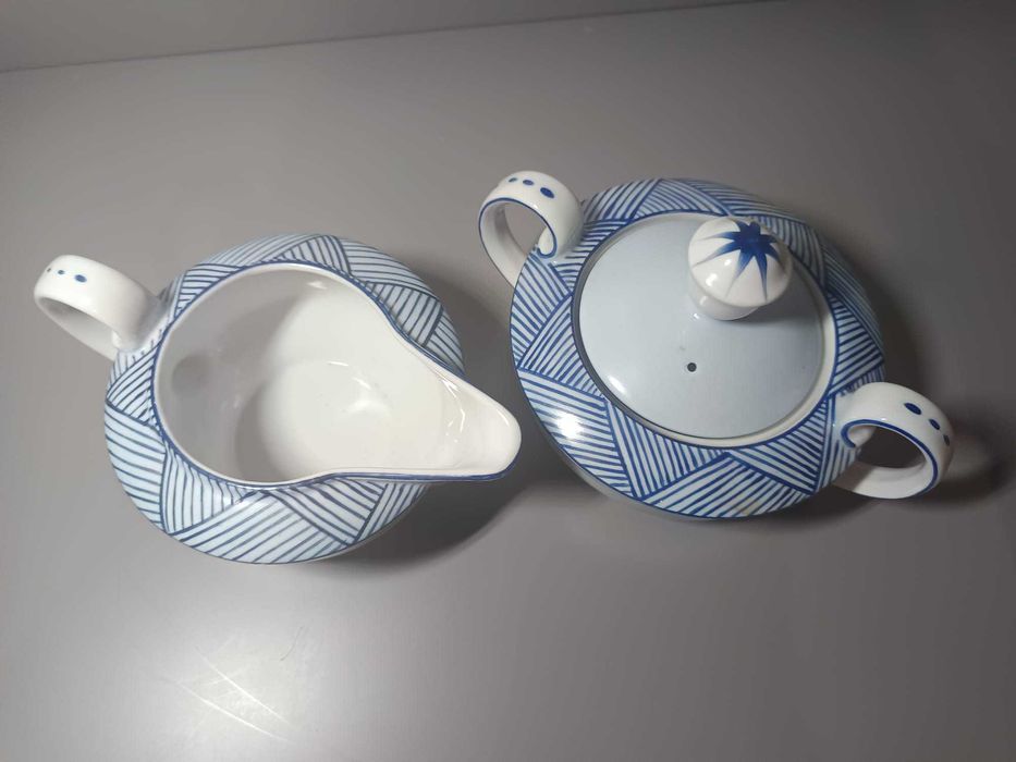 Cojunto Leiteira e Açucareiro - Porcelana Vista Alegre (1924–1947)