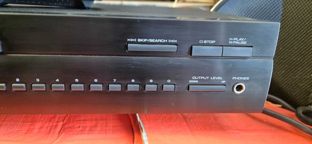 Yamaha CDX - 490 + oryginalny pilot