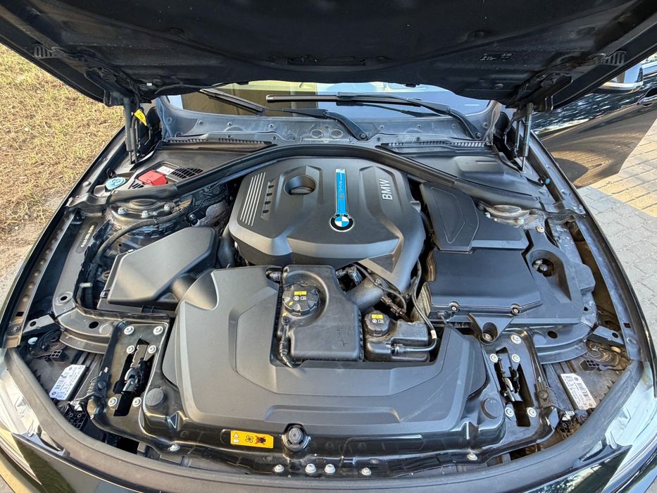 BMW 330e iPerformance Pack M