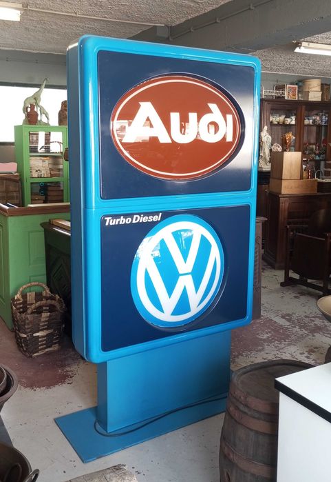 Reclame luminoso publicitário VW Audi de duas faces anos 80