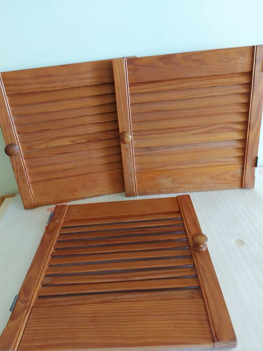 Portas de Armário com Design de Persiana em Pinho Maciço