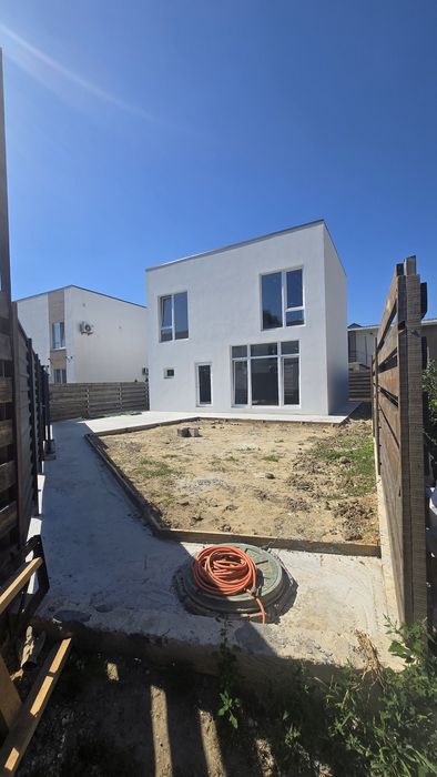 Без % Продаж Будинку , 100 м2 , поряд ТЦ Апрель