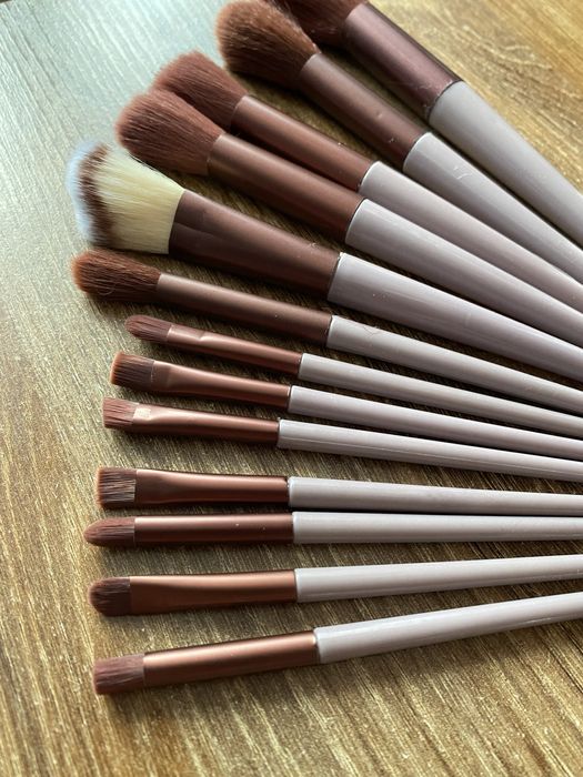 Zestaw pędzli do makijażu 13 sztuk