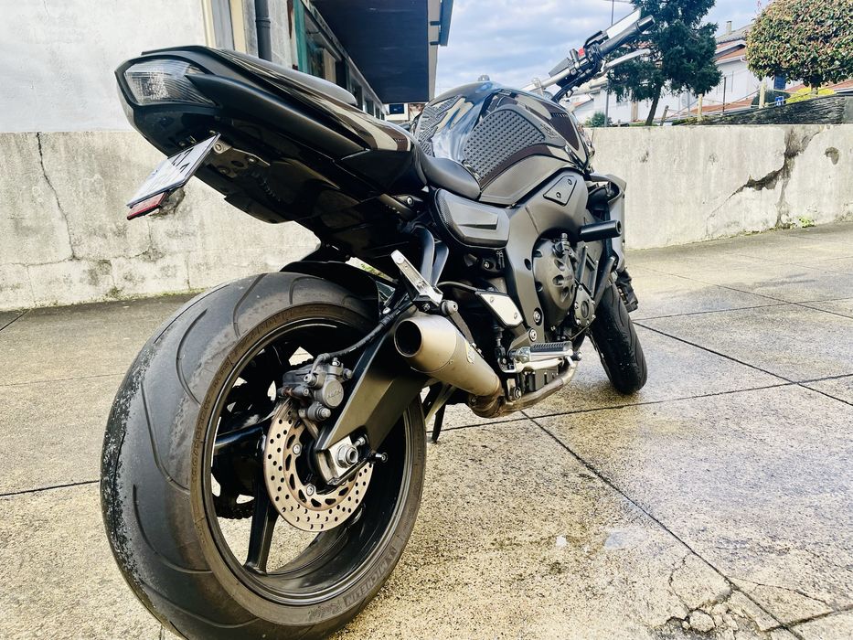 Yamaha fz1 full black