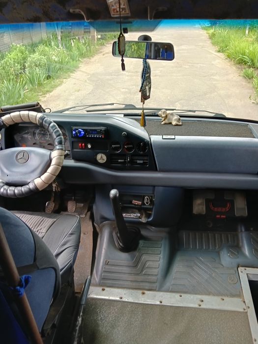 Продам Mercedes Sprinter 1998 г. 2.9 дизель, пассажир. Возможен торг.