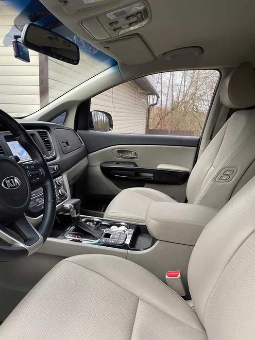 2018 Kia Carnival  2.2 дизель 9 місна