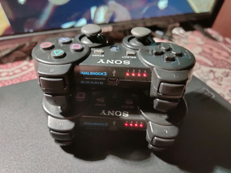 Playstation 3 Slim 500gb HEN 2 геймпади