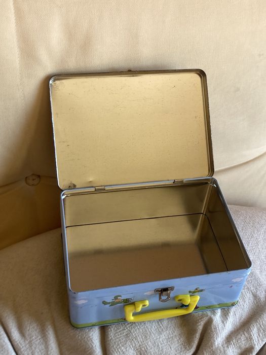Children's lunch box in tin64740548036483123