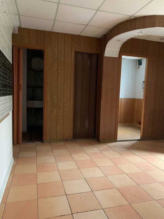 Продаж фасадного приміщення, р-н Жадова