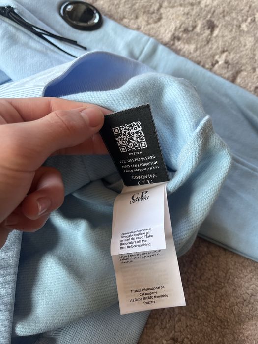 Худі, C.P.COMPANY. зараджене, блакитного коляру , розмір L.