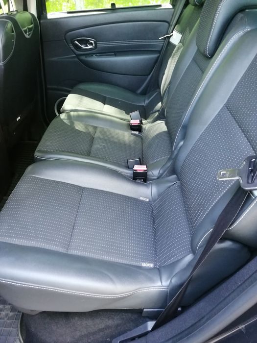 Sprzedaż samochodu renault scenic 3