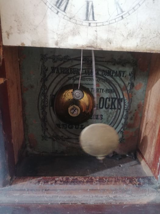 Relógio antigo de parede