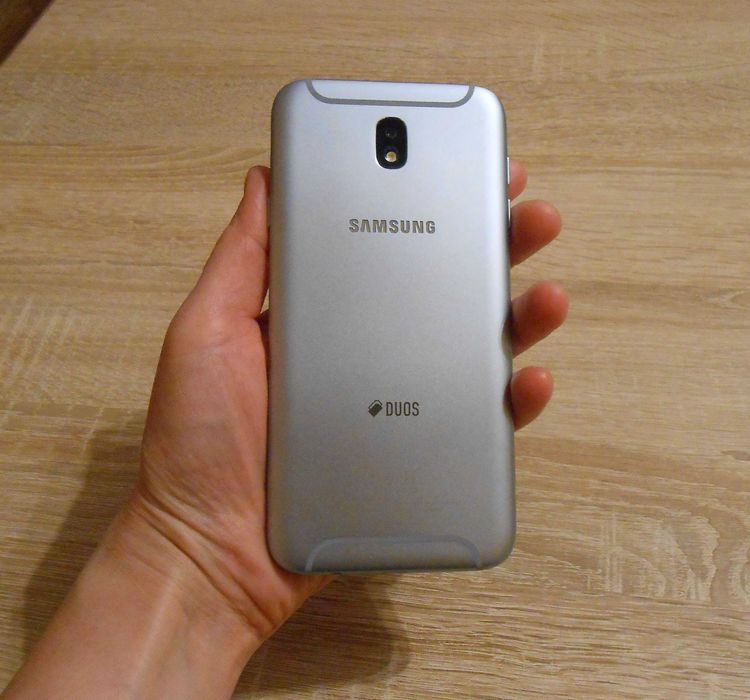 smartfon Samsung Galaxy J7 2017 do naprawy