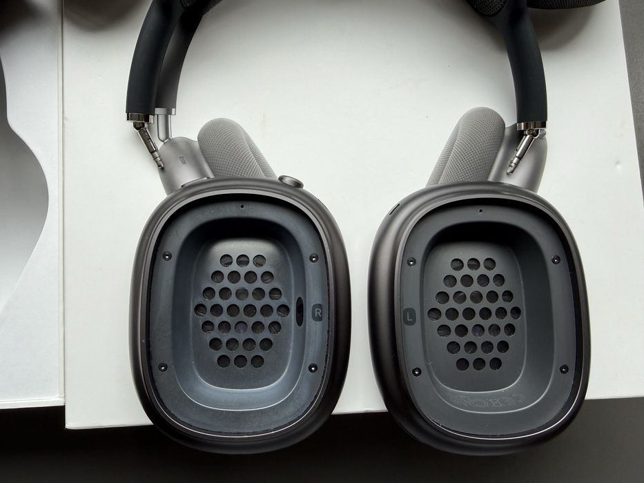 AirPods Max 1 gen.