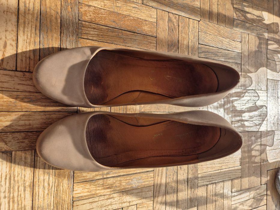 Skórzane buty na wysokim obcasie