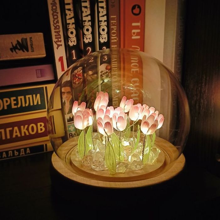 Tulip dome lamp aesthetic