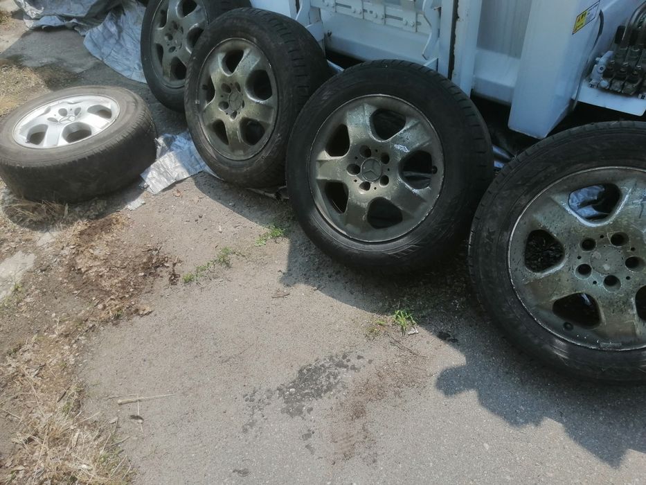 Оригінальні диски з резиною на Mercedes ML