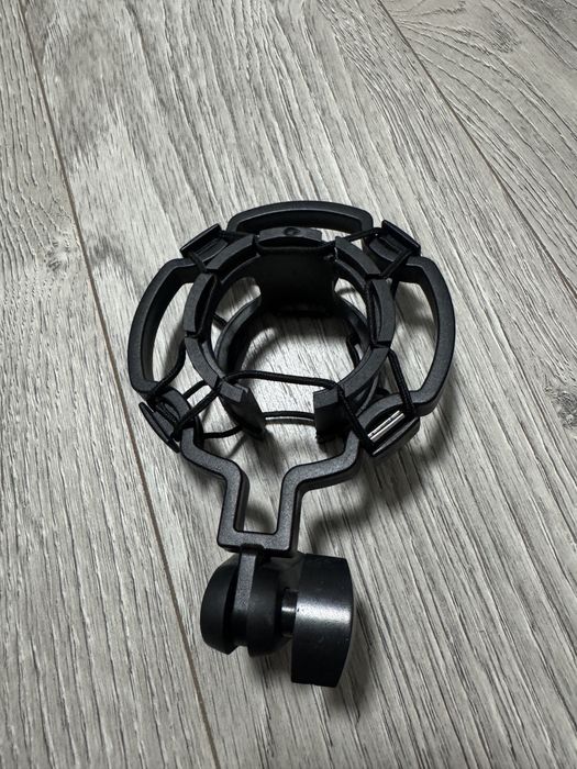 Студійний мікрофон Audio-Technica AT2020