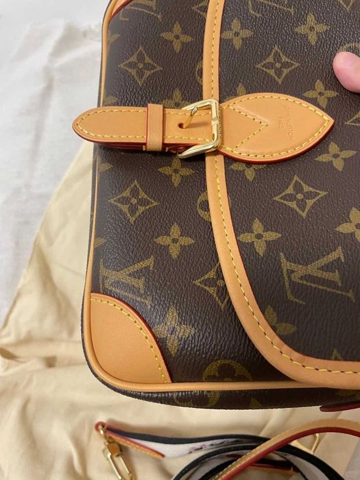 Klasyczna torebka typu bagietka LV, stary damski portfel w kwiaty