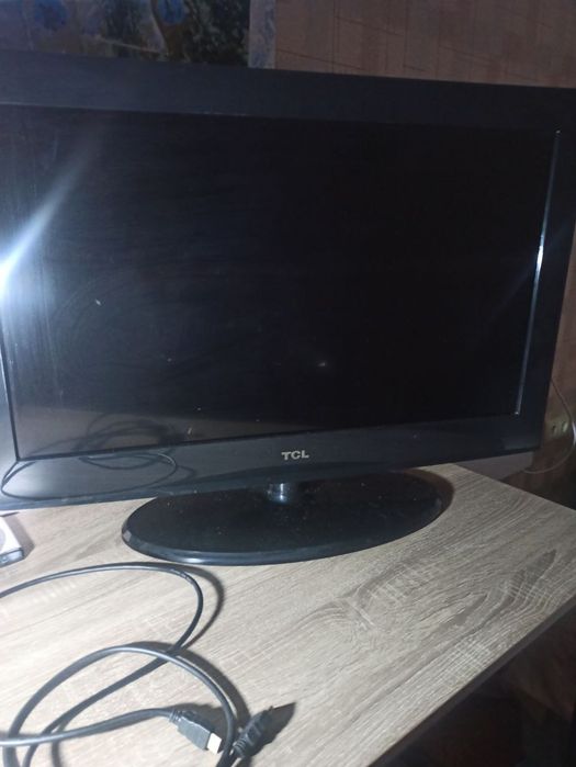 Телевізор TCL 32D10
