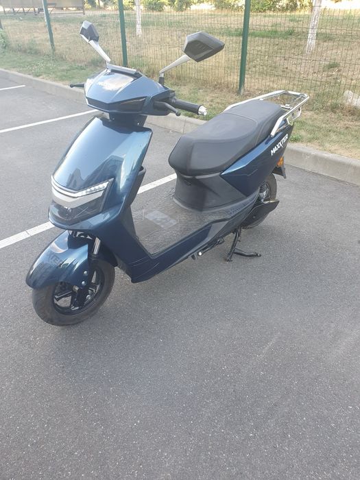 Продам електроскутер Maxxter Nova  — LED-світло, багата комплектація