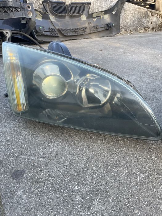 Faróis Xenon Ford Focus MK2