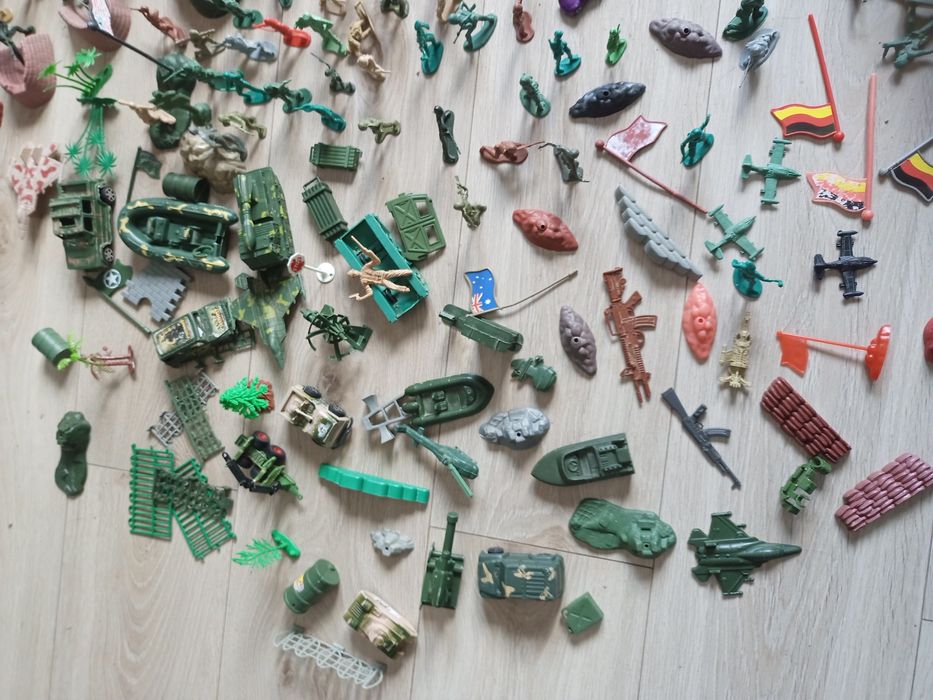 Duży zestaw, 250 żołnierzy+100 innych