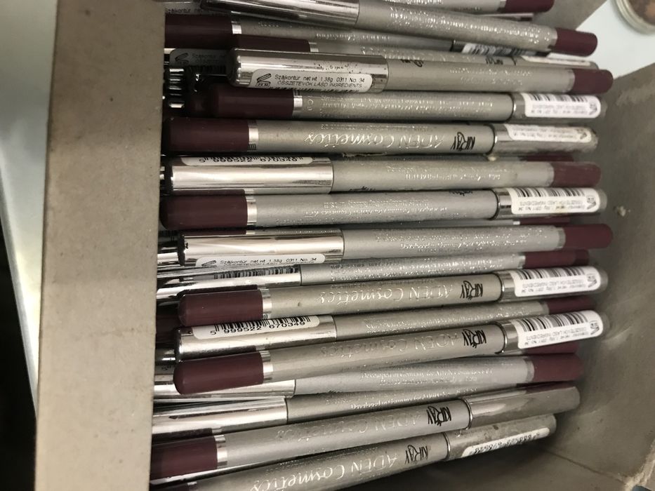 Олівець для губ Aden Cosmetics