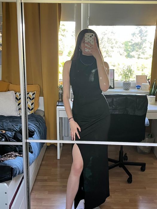 Sukienka czarna długa