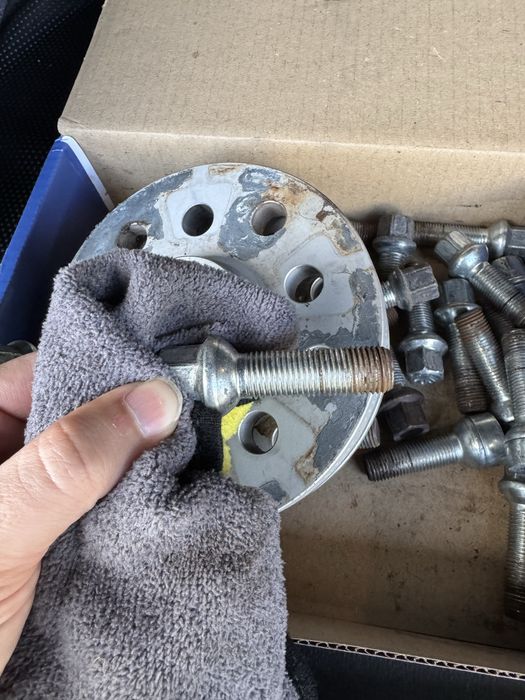 Espaçadores 15mm 5x112 + Pernos