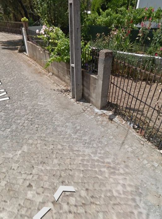Casa em PEDRA,  habitável, a 3h da cidade Do Fundão