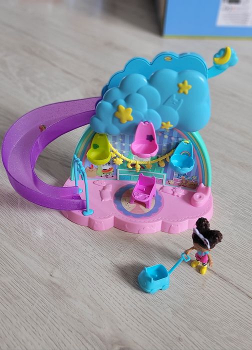 Koci Domek Gabi, opieka nad kotkiem. Zestaw zjezdzalnia+ 1 figurka