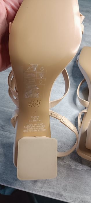 Босоніжки  H&M 39 розмір НОВІ