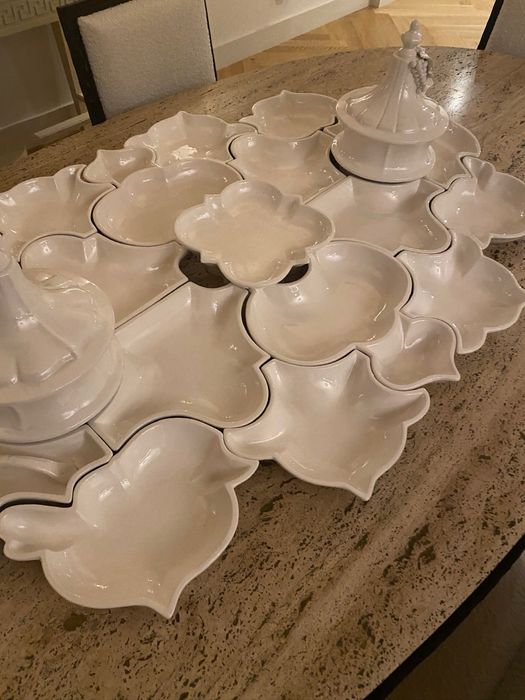 Conjunto de Travessas em Cerâmica Branca – 30+ Peças – Design Elegante