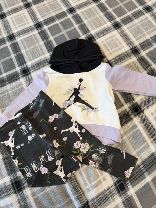 Продам набори Nike оригінальні для дівчинки