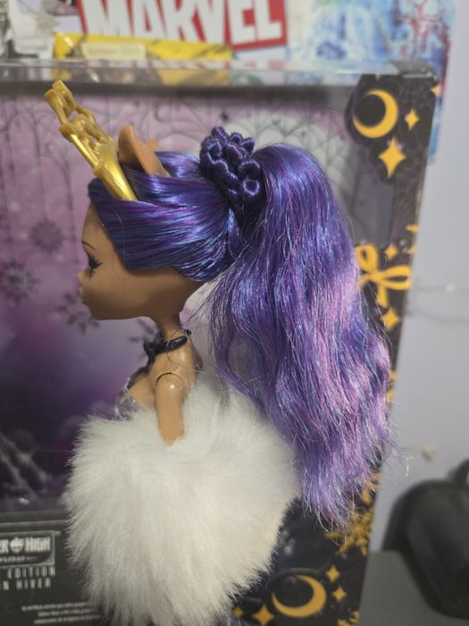 Clawdeen howliday