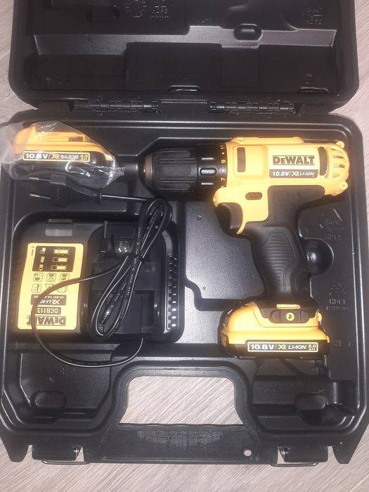 Аккумуляторная дрель-шуруповерт DeWALT DCD710, 2 акб, з/у в чемодане