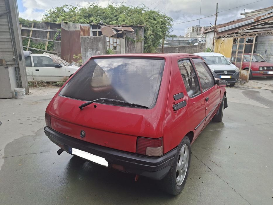 Pegeout 205 (para peças )