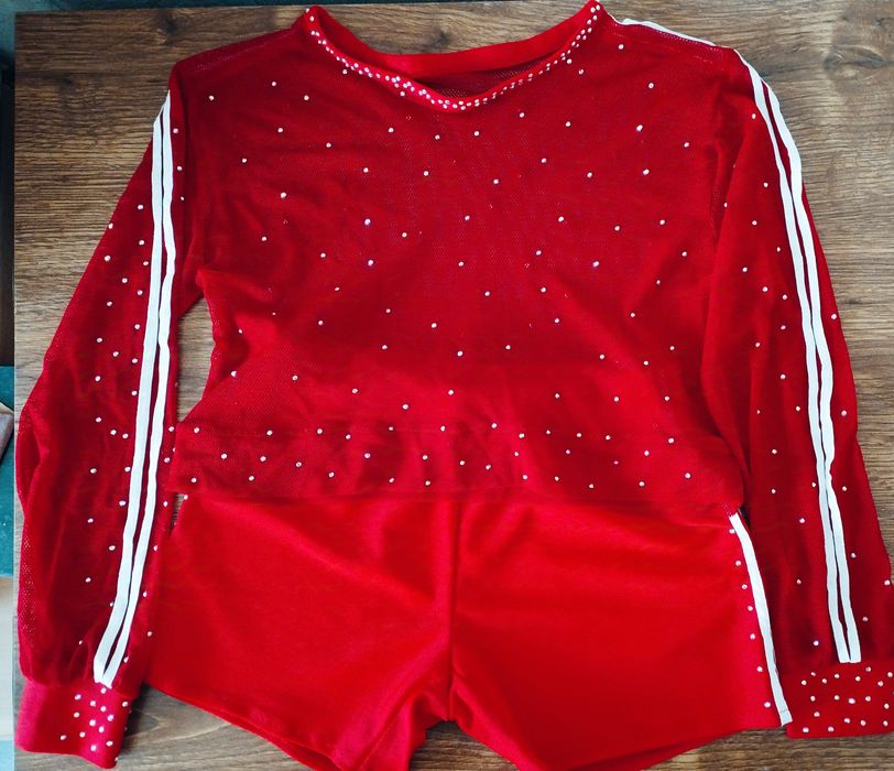 костюм для спортивних  вступів ,гімнастичний купальник  розмір 128/134