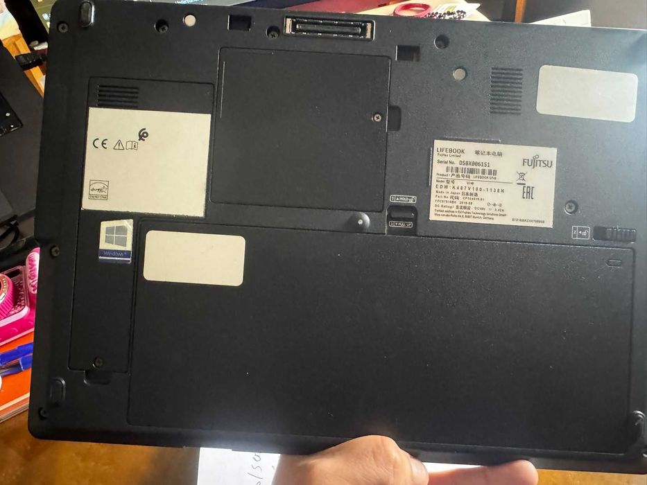 Portátil Fujitsu Lifebook U749 i5 / 8GB RAM / SSD 256GB