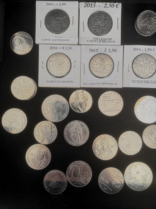 Várias moedas 2,5€ 5€ 7,5€