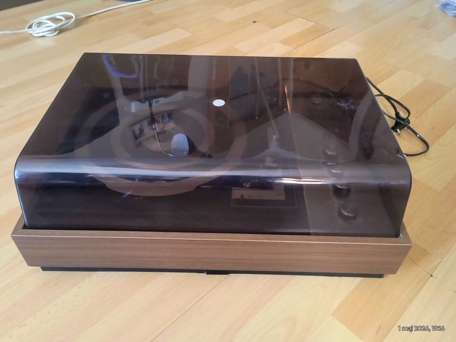 Gramofon z kolumami